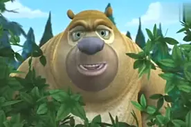 光头强想欺负熊二，以为不会打篮球，谁知反被整惨太逗了