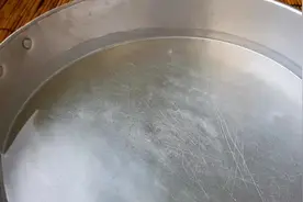 色香味俱全！快来看美味可口的烤串是怎么制作的，用料也有讲究！视频封面