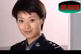 女硕士认罪伏法，被押进女子监狱，剪去乌黑的秀发，流泪了！