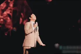 64岁费玉清正式退出歌坛 情绪失控泪撒舞台：各位朋友，珍重再见视频封面