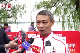 军运会火炬手李小双：武汉有足够的能力申办奥运会！视频封面