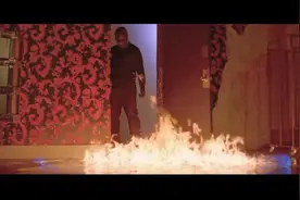 男子为逃出囚笼，竟然这样子做.......