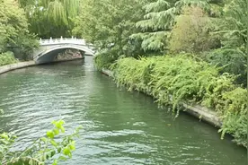 济南大明湖的水是从哪里来的，有人说是死水，大家看看水从哪里来视频封面