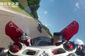 杜卡迪1199panigale用实力碾压对手，不愧是最强超跑！视频封面