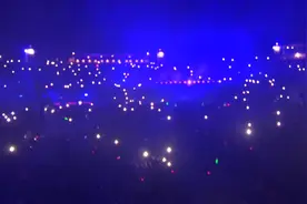 大型DJ电音现场派对音乐，3分56秒看到我们的国旗！视频封面