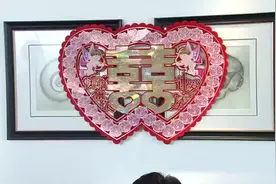 新娘不肯跪公婆敬茶，不料跪下有礼物，于是敬完一杯再来一杯视频封面