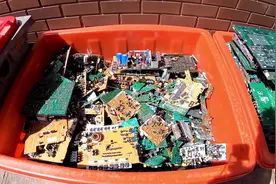 购买三吨电路板提炼黄金20万元