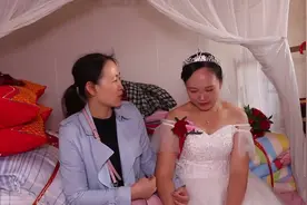 大嫂又结婚了，重新找了一个老公，看看新郎官帅吗？视频封面