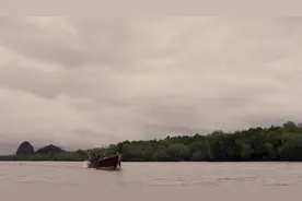 我去过泰国水上足球场　那里的足球很存粹　青少年足球很快乐视频封面