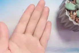 手相当中有9个斗，1个簸箕是的人，思维非常灵敏，有很强的想象力视频封面