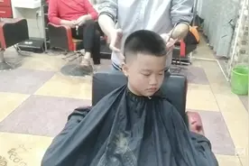 小孩寸头，你家小朋友也可以这样剪哟。