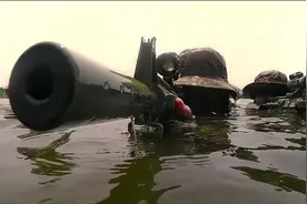 这是什么枪？自带热成像，加固的墙都能一枪穿透，分分钟团灭敌人视频封面