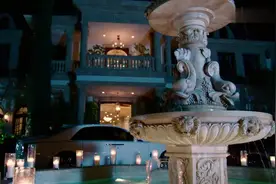 好莱坞娇妻团：外国女人见到未婚夫直呼可爱，不料他却说出这种话视频封面