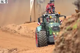 带随车吊的拖拉机，吊装动作好流畅啊