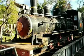 床车自驾西双版纳，路过蒙自碧色寨，观看小火车