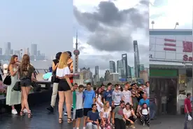 上海外滩看到一群外国美女，看到他们的样子，这是怎么了！视频封面