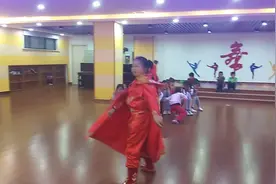 戏曲进校园，许昌市建设路小学建设小戏迷们乐翻天视频封面