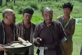 男子伤口感染化脓，竟敢用蚂蟥把脓血吸出来，没想到这招还真管用视频封面