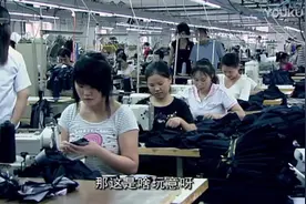 父亲暗访女工宿舍，才知女儿虐待工人们，没想到老父亲的做法真棒视频封面