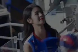 看比赛还是看美女？这不是问题，必须看美女啊！视频封面