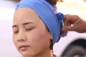 传统手艺受追捧 广西大妈街头“用线刮脸”美容30年视频封面