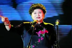 【评书】《康熙大帝》连丽如，惊风密雨第24回视频封面
