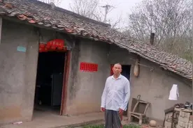 农村56岁单身汉享受低保，每月领300加1包米1瓶油，感恩政策真好视频封面