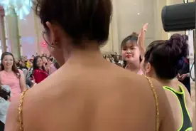 现场高清录制柬埔寨内衣推广会场 然后一句也没有听懂 饱饱眼福视频封面