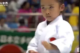 日本小女孩空手道黑带，犀利的眼神就碾压一切！视频封面
