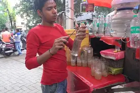 印度街头制作极致的柠檬苏打水，小哥这技术炫酷无比视频封面