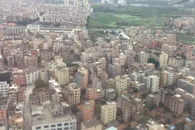 飞机上看地面，房子好多啊，一看这边经济就很发达。视频封面