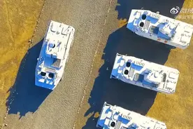 贺兰山下重火器实弹射击 现场超震撼图片