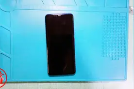 华为mate20pro安装SIM卡，不要把小眼捅错了