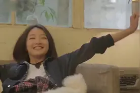 周冬雨父母身份曝光，看了你都不信！视频封面