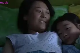 汤潮一首《妈妈我想你》听得撕心裂肺，声声催人泪下，太感人了图片