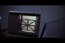 富少在飞机上看上了漂亮的空姐，很快就如愿以偿了