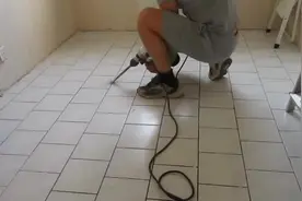 两分钟演示，瓷砖拆除到重新铺贴全过程！视频封面