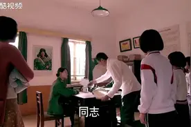 军人老爸给孩子上户口，不料刚说出孩子的全名，在场的人都懵了！视频封面