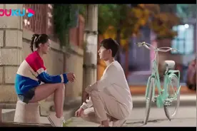 妹妹输了比赛，撒娇找哥哥求抱抱，爱慕她的哥哥立马招架不住了视频封面