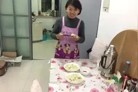 用蒜苗，肉包水煮饺，鲜香多汁特别好吃