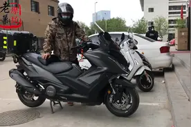 落地12万 光阳双缸踏板ak550摩托车声浪浑厚 博士abs Brembo卡钳视频封面