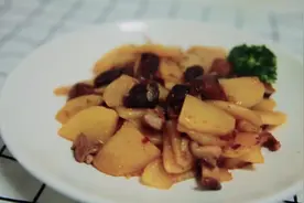 香菇土豆片的简单做法  浓浓的香菇味  营养又美味