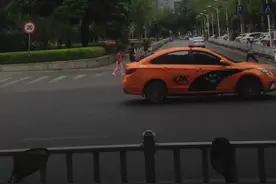 柳州市中心广场，八九年至九四年这里是邮票，钱币，古玩交易市场视频封面