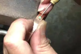 分享一个视频：卡地亚手镯镶真钻全过程。视频封面