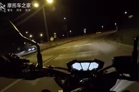 川崎Z800夜间公路暴走，路上没车压弯简直太爽了！视频封面