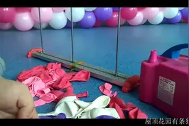 气球打结技巧展示  两个一起绑速度快一倍_高清