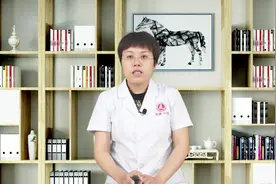 为什么有的孩子吃芒果会过敏？表皮没洗干净引发孩子过敏性毛囊炎视频封面