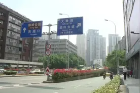 联通2G手机“故障” “老年机”的扎堆淘汰？视频封面