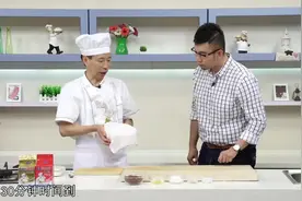千层蒸饼2：“千层”的制作有技巧，面点师亲身为你示范