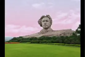 橘子洲头，湘江北去；毛泽东青年时巨型雕像屹立在长沙，让人敬仰视频封面
